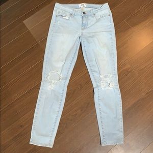 Midrise destructed jean